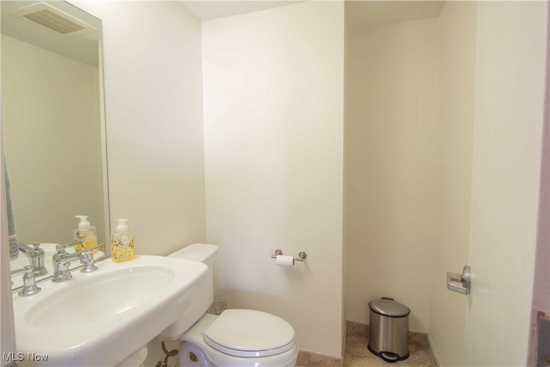 701 W Lakeside Avenue Cleveland OH 44113