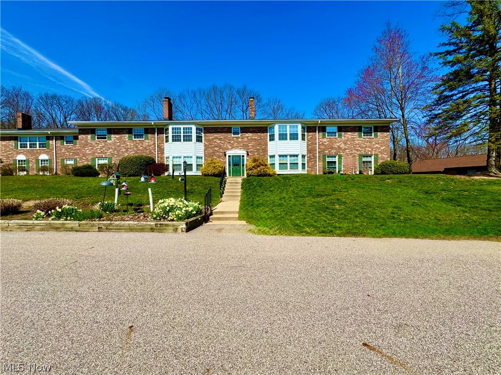 6910 Carriage Hill Drive Brecksville OH 44141