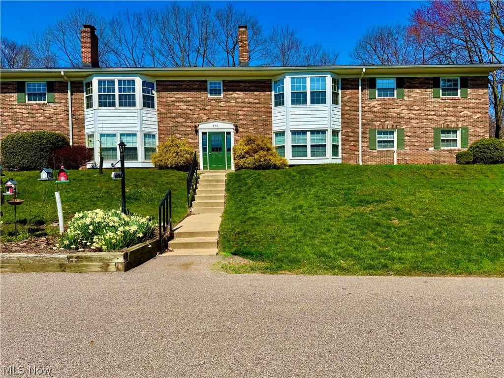 6910 Carriage Hill Drive Brecksville OH 44141