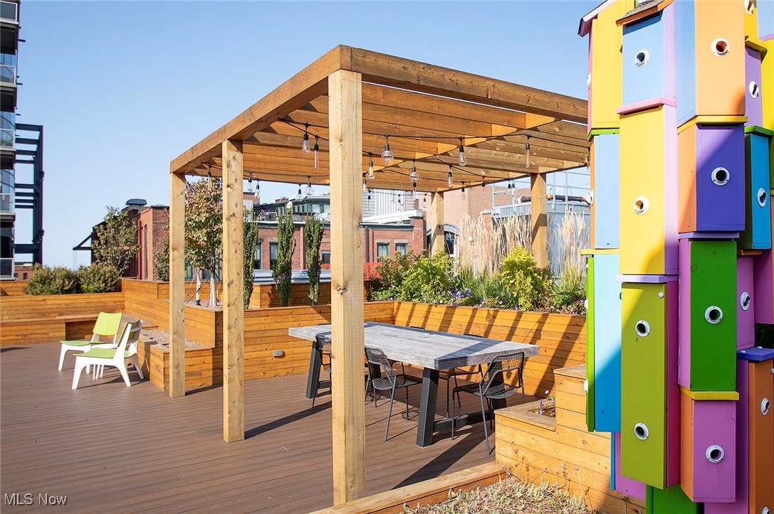 725 Johnson Court Cleveland OH 44113