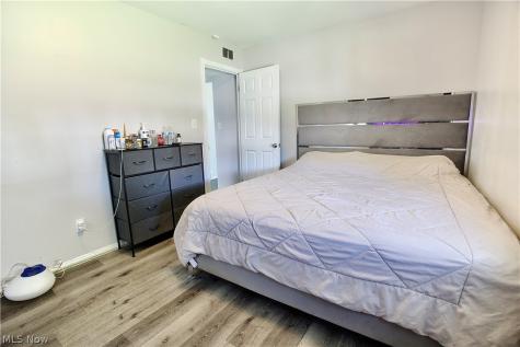6117 Ira Avenue Brooklyn OH 44144