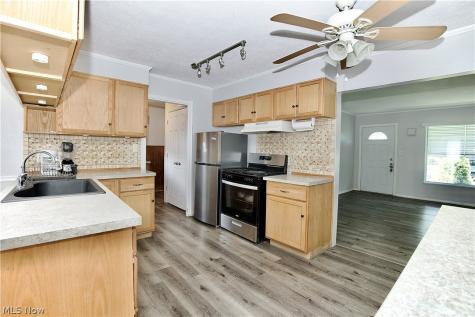 6117 Ira Avenue Brooklyn OH 44144