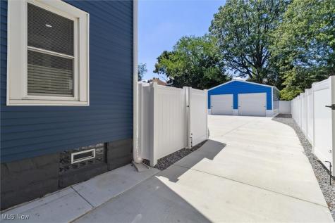 1962 W 96th Street Cleveland OH 44102