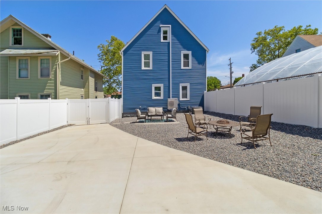 1962 W 96th Street Cleveland OH 44102