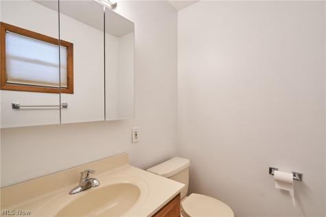 1056 Endicott Drive Akron OH 44313