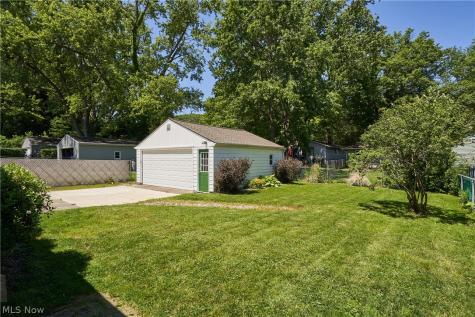 1056 Endicott Drive Akron OH 44313