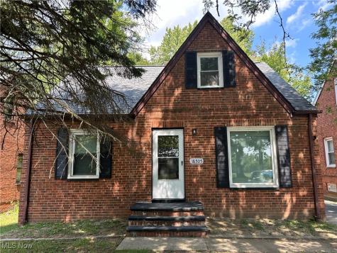 18505 Raymond Street Maple Heights OH 44137