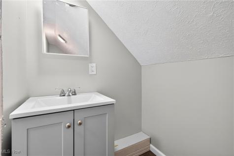 13608 Earlwood Road Cleveland OH 44110