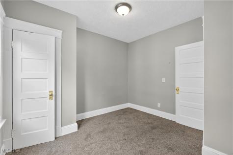 13608 Earlwood Road Cleveland OH 44110