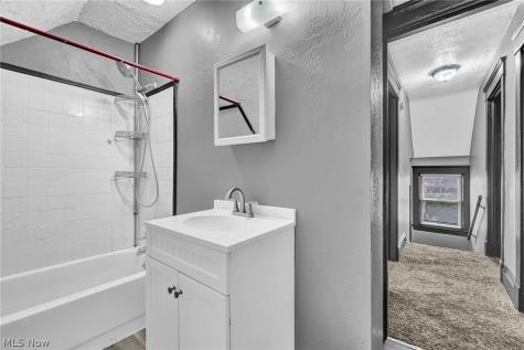 2893 E 119th Street Cleveland OH 44120