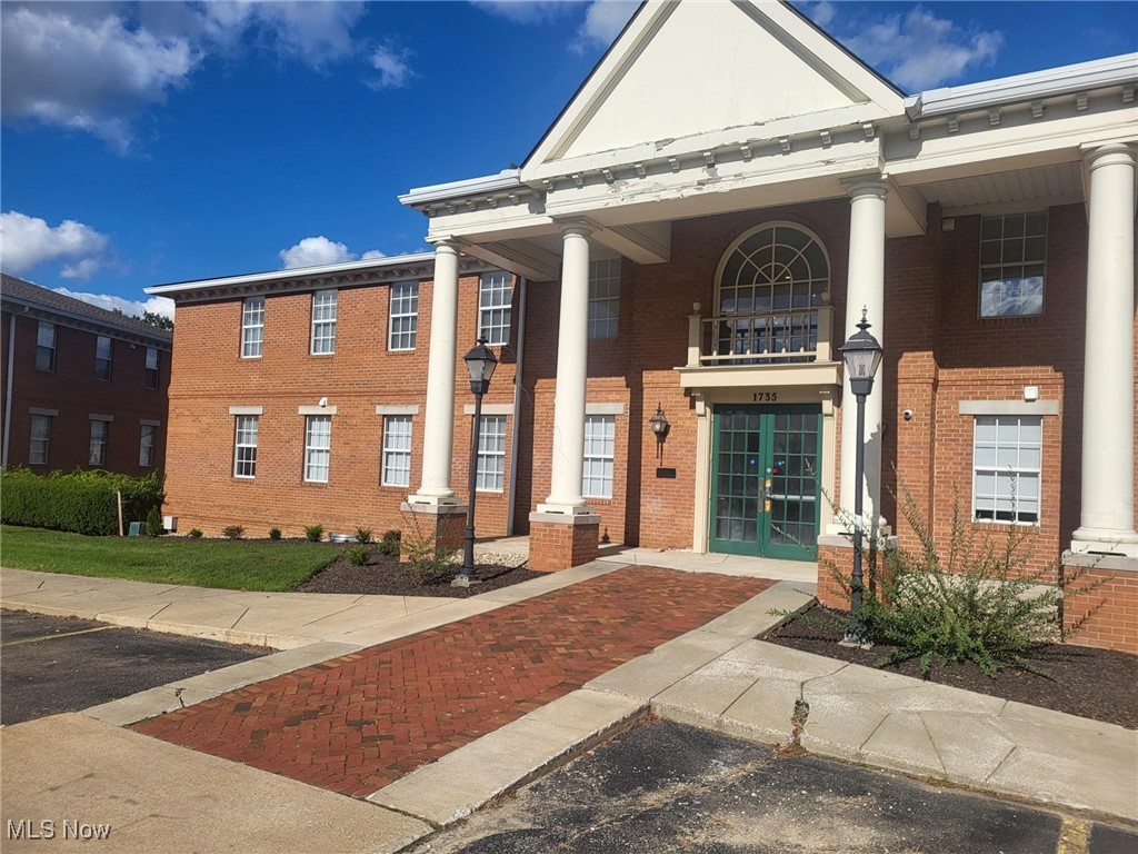 1765 Merriman Road Akron OH 44313