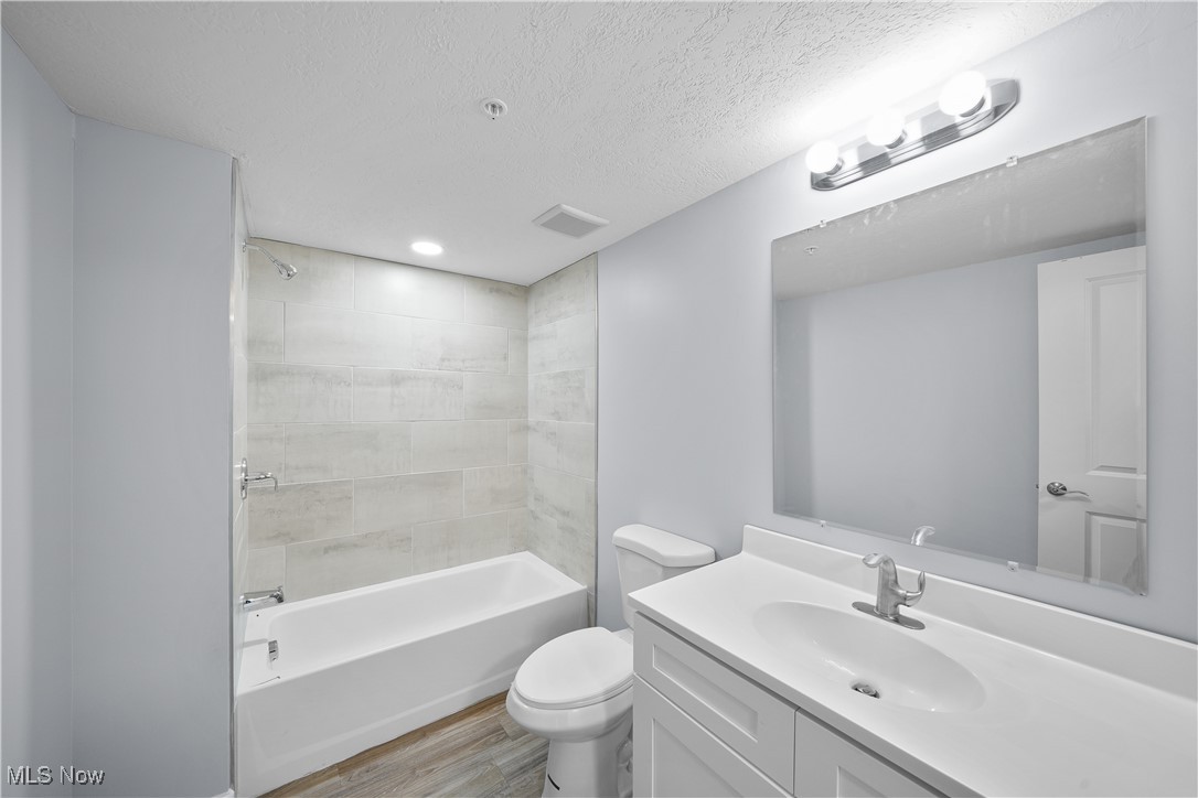 1765 Merriman Road Akron OH 44313