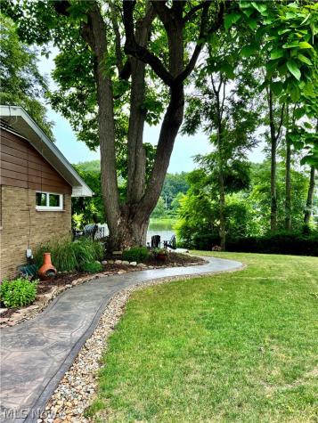 4184 Hunsicker Drive Akron OH 44319
