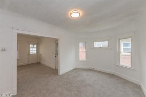 1519 Ridgewood Avenue Lakewood OH 44107