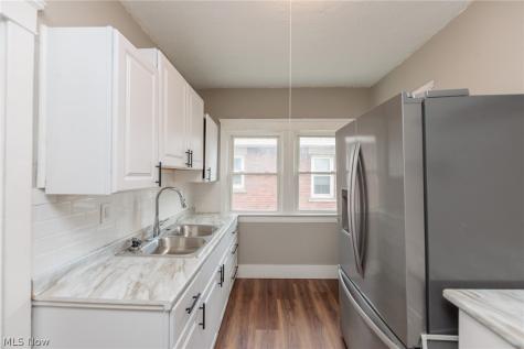 1519 Ridgewood Avenue Lakewood OH 44107