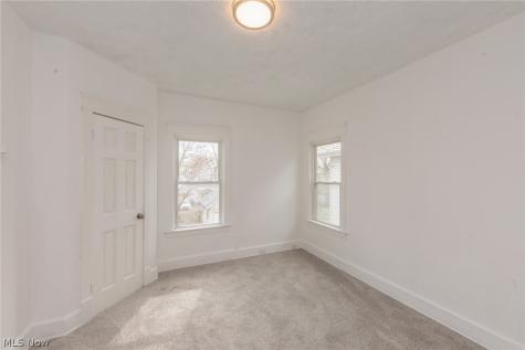 1519 Ridgewood Avenue Lakewood OH 44107