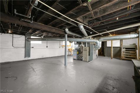 16119 Parkgrove Avenue Cleveland OH 44110