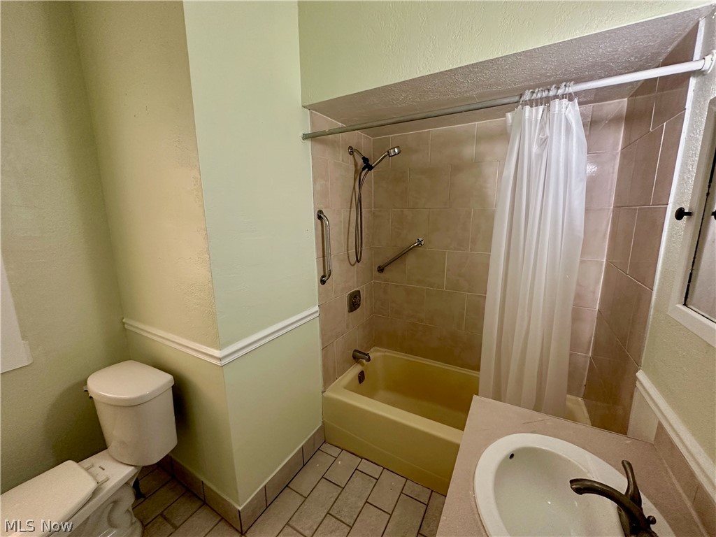 404 Stanton Avenue Akron OH 44301