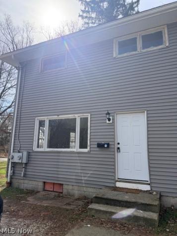 208 Barder Avenue Akron OH 44305