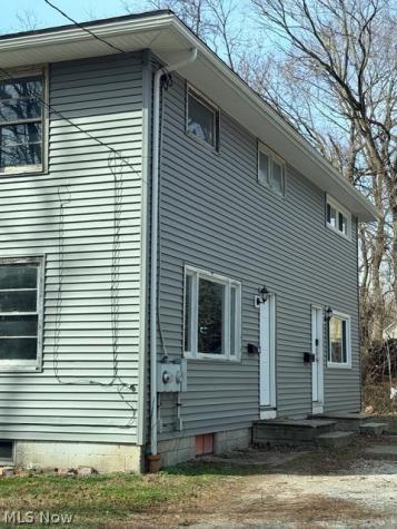 208 Barder Avenue Akron OH 44305