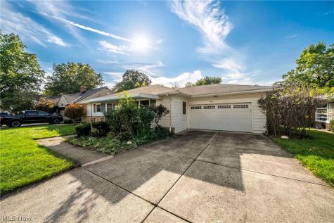 2640 Carmen Drive Rocky River OH 44116