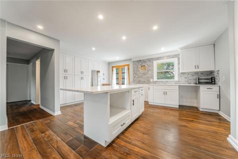 2640 Carmen Drive Rocky River OH 44116