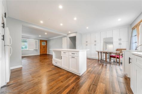 2640 Carmen Drive Rocky River OH 44116