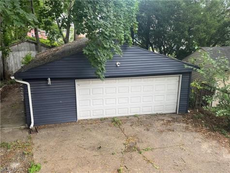 3812 Archwood Avenue Cleveland OH 44109