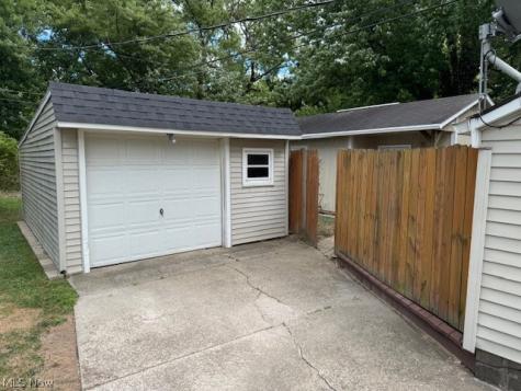 791 Mannering Road Eastlake OH 44095