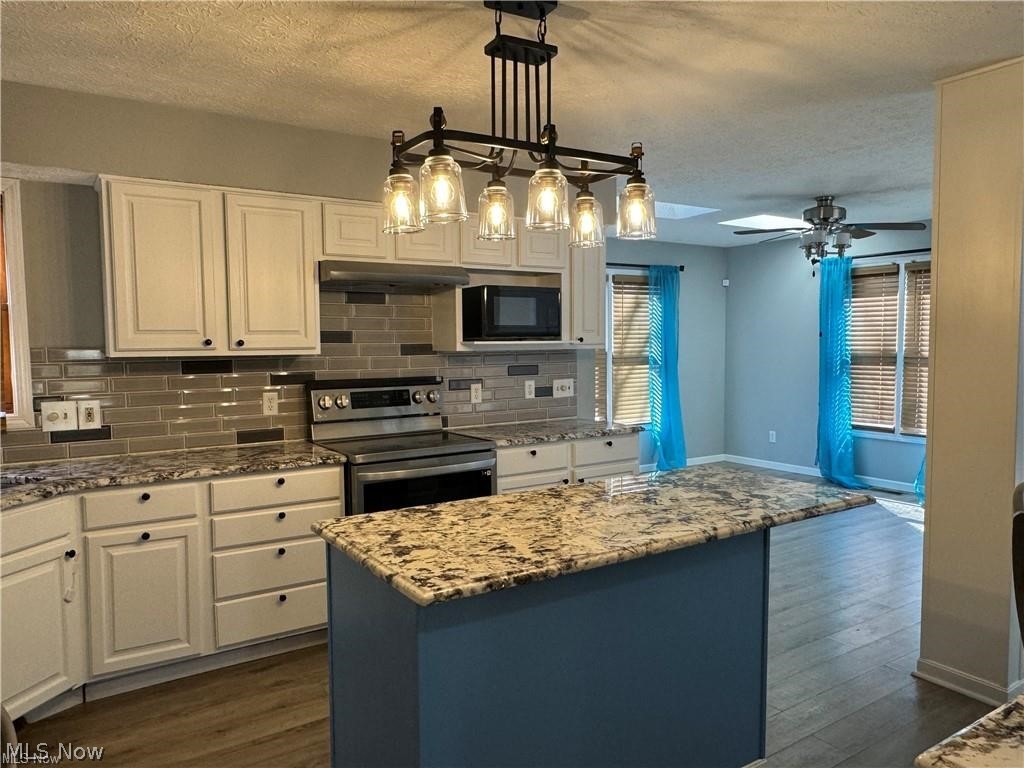 242 Ravenshollow Drive Cuyahoga Falls OH 44223