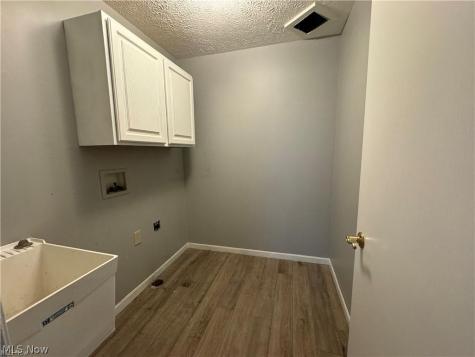242 Ravenshollow Drive Cuyahoga Falls OH 44223