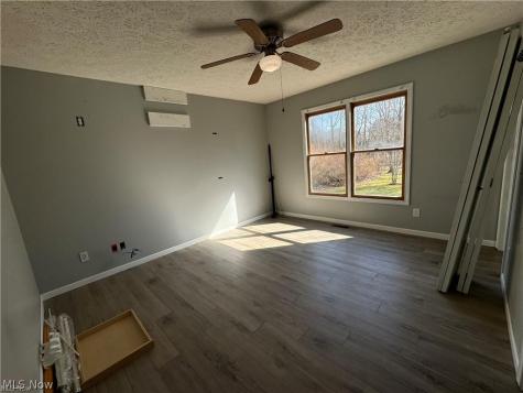 242 Ravenshollow Drive Cuyahoga Falls OH 44223