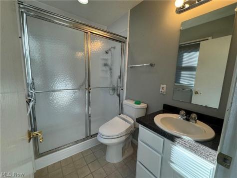 242 Ravenshollow Drive Cuyahoga Falls OH 44223