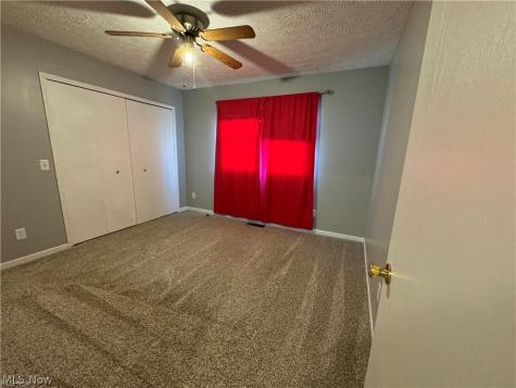 242 Ravenshollow Drive Cuyahoga Falls OH 44223