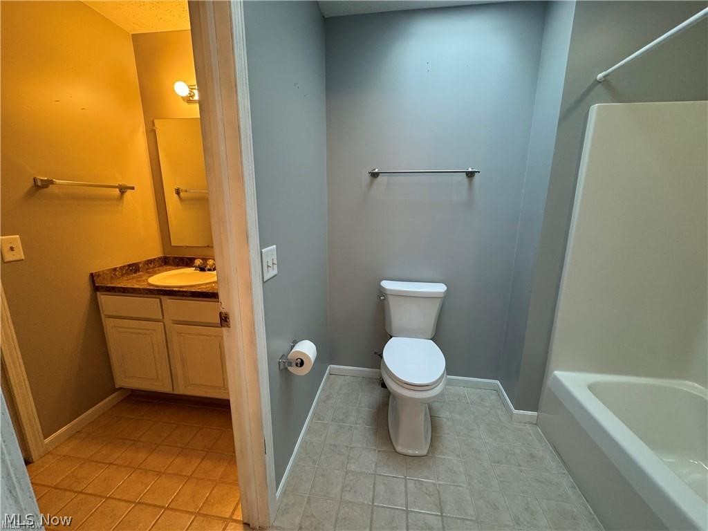 242 Ravenshollow Drive Cuyahoga Falls OH 44223