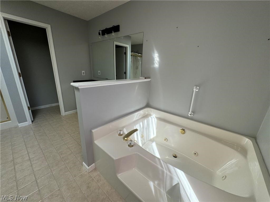 242 Ravenshollow Drive Cuyahoga Falls OH 44223
