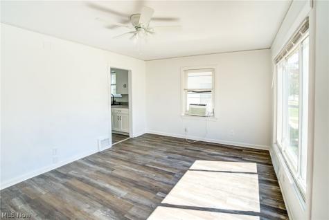 541 Helper Drive Bedford OH 44146