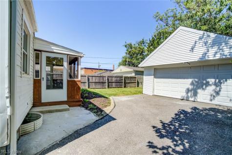 541 Helper Drive Bedford OH 44146