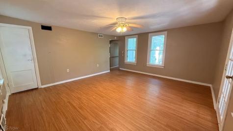 629 Portage Lakes Drive Akron OH 44319