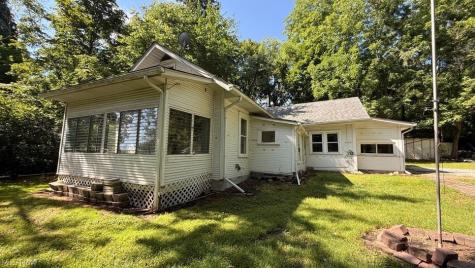 629 Portage Lakes Drive Akron OH 44319