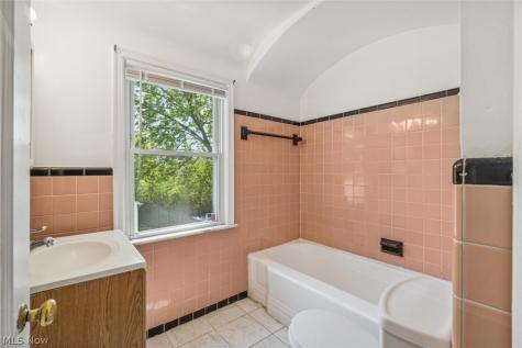 4016 Bayard Road South Euclid OH 44121