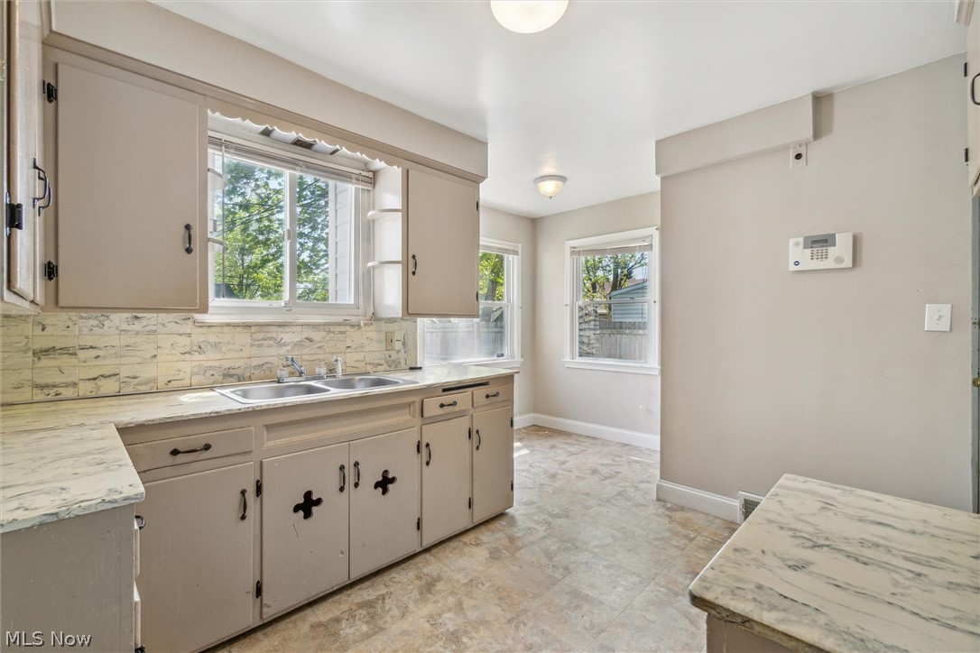 4016 Bayard Road South Euclid OH 44121