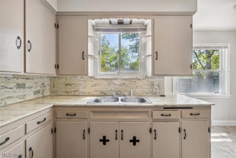 4016 Bayard Road South Euclid OH 44121