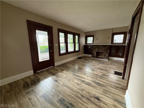 897 Polk Avenue Akron OH 44314