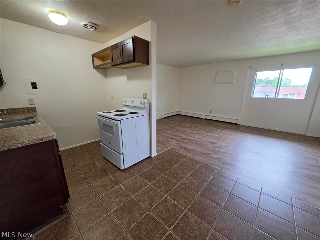 4820 Lee Road Cleveland OH 44128