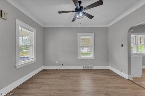 19600 Arrowhead Avenue Cleveland OH 44119