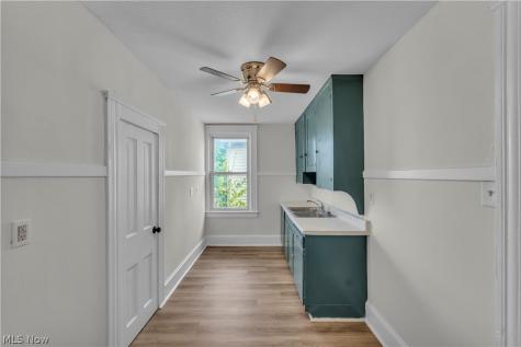 2018 W 100th Street Cleveland OH 44102