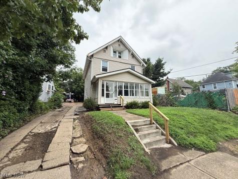 1467 Beardsley Street Akron OH 44301