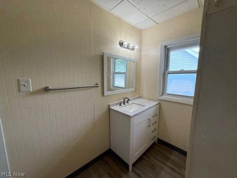 1467 Beardsley Street Akron OH 44301