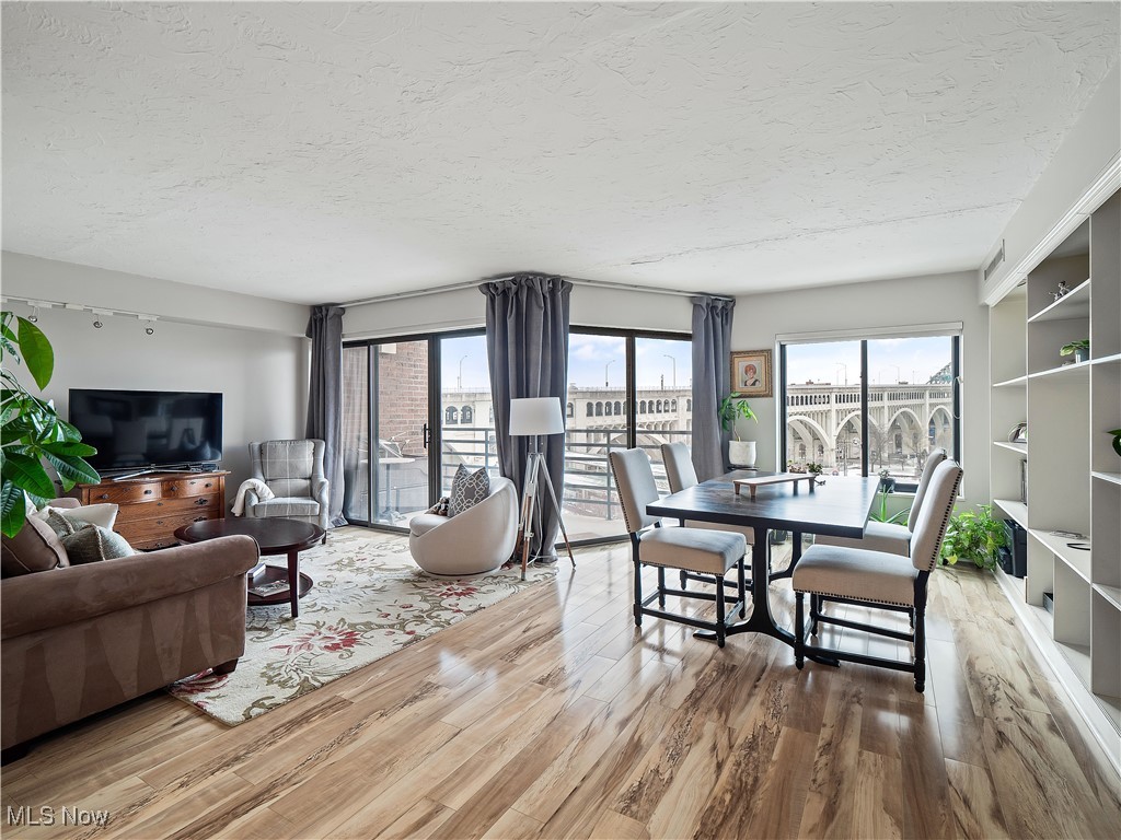 1444 W 10th Cleveland OH 44113